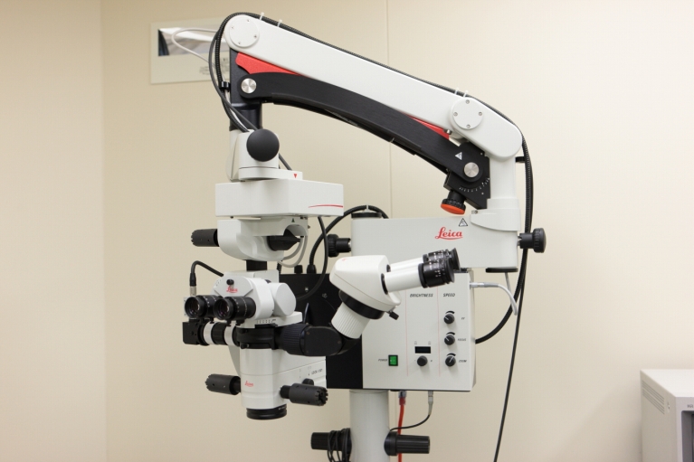 手術用顕微鏡装置(ライカ社 M501)